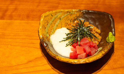 マグロと納豆の山かけ仕立て