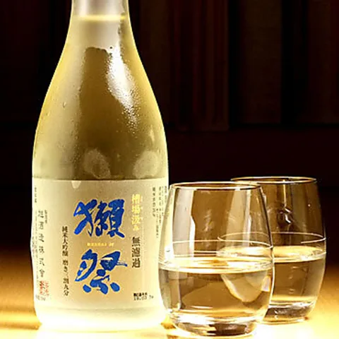 Yamaguchi Dassai (45 Junmai Daiginjo / Sparkling) You must try it at least once! World famous sake.