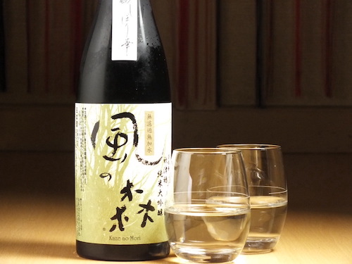 Nara Kaze no Mori (Yamadanishiki Junmai Ginjo / Rohafu Junmai Daiginjo) Beautiful fizziness in the mouth with natural carbon dioxide gas from fermentation.